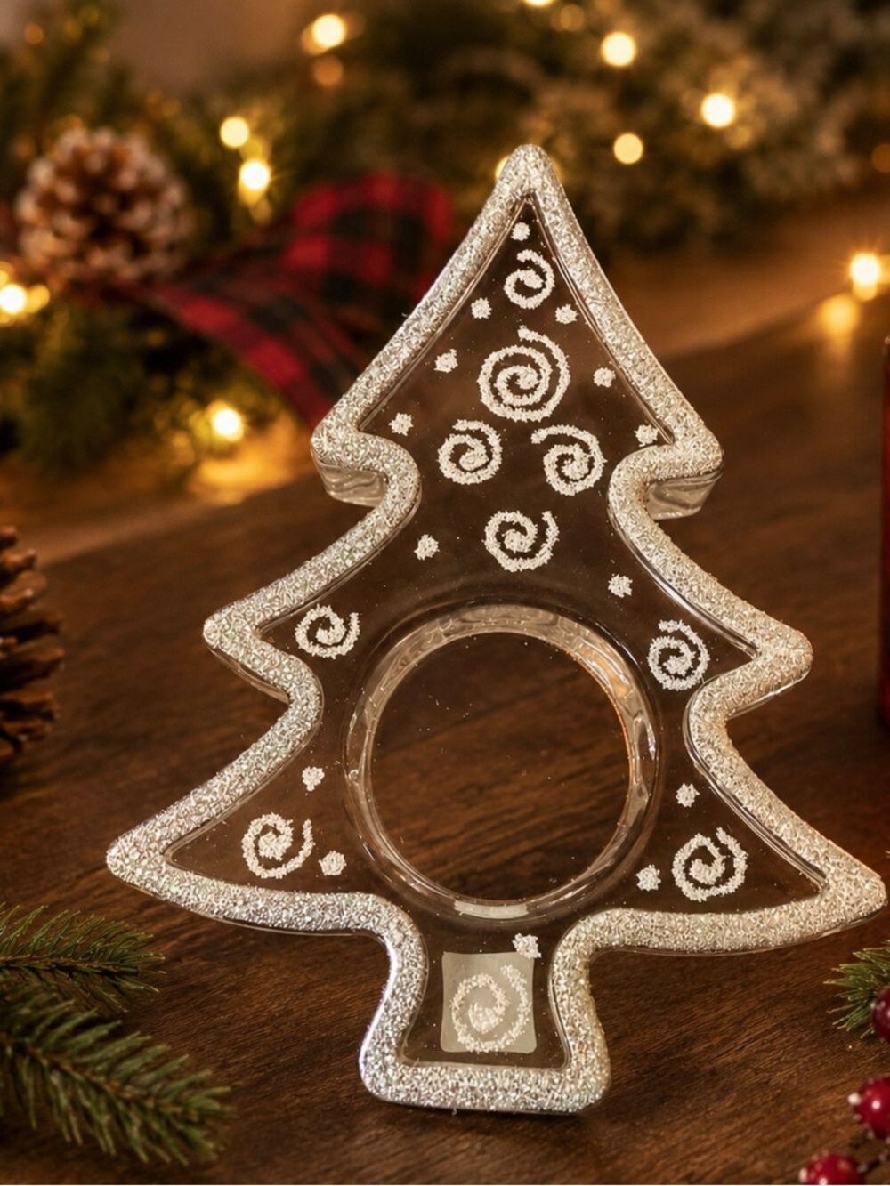 PartyLite Snowy Christmas Tree Tealight Holder – New Chalet | P90003